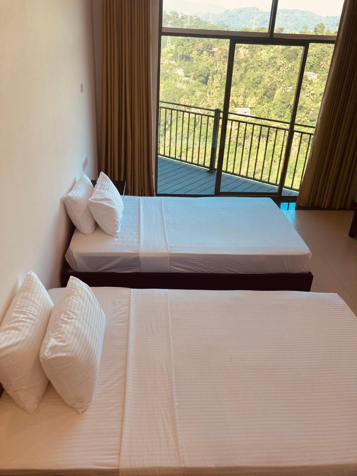 Riverbank Resort กัมโปลา ภายนอก รูปภาพ